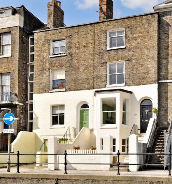 299 London Road Bed & Breakfast Dover Bagian luar foto